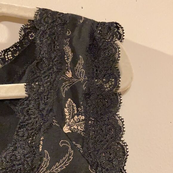 Botanical Print Stretchy Tank Top - Picture 4 of 8